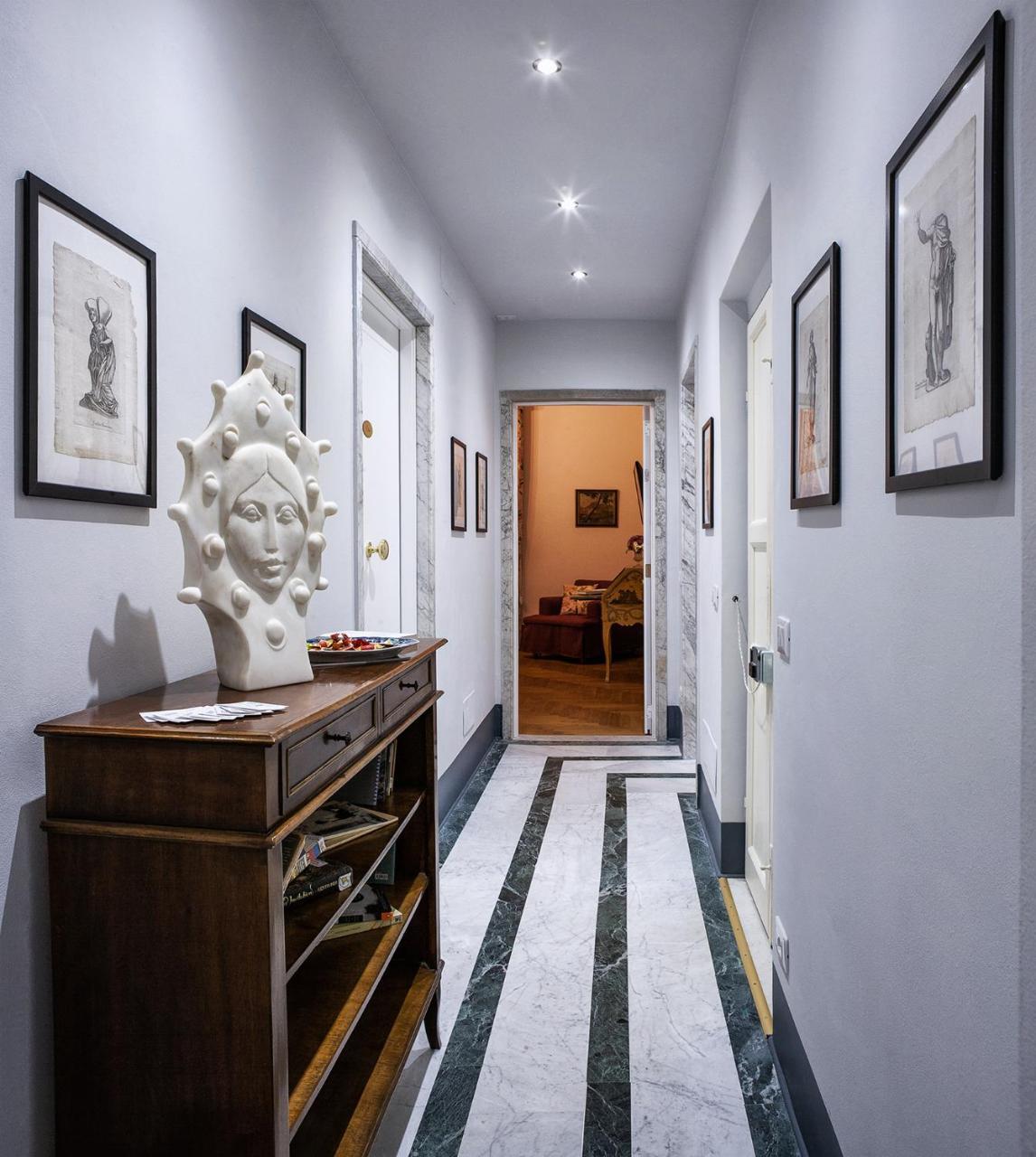 B&B "La Bottega D'Arte" Carrara Exterior photo